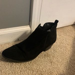 American Eagle booties